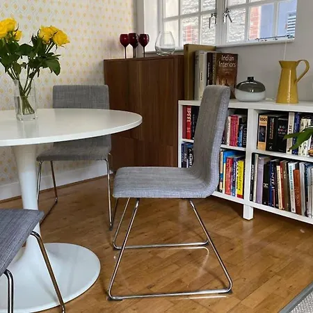 Touch Of Luxury Near Old City - Parking Available Daire *